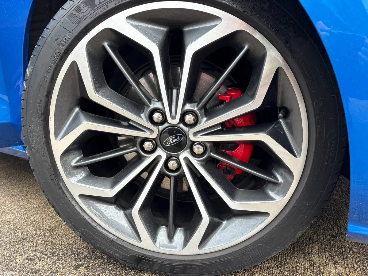 Ford Focus Hatchback, Petrol Plug-in Hybrid, 2024, Blue