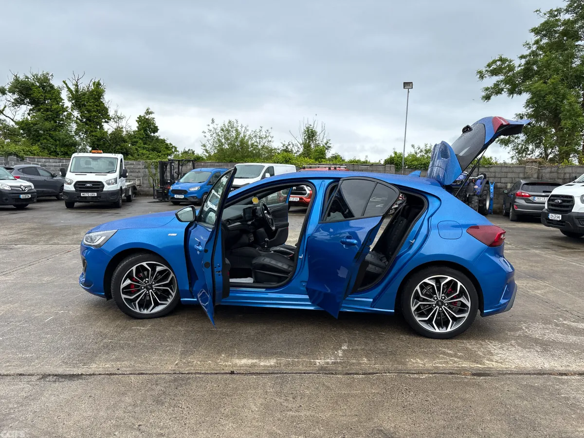 Ford Focus Hatchback, Petrol Plug-in Hybrid, 2024, Blue
