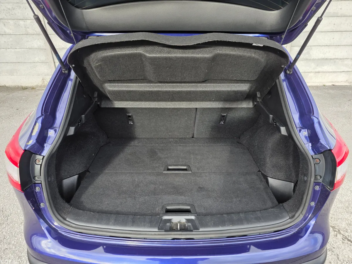 Nissan Qashqai SUV, Diesel, 2017, Blue
