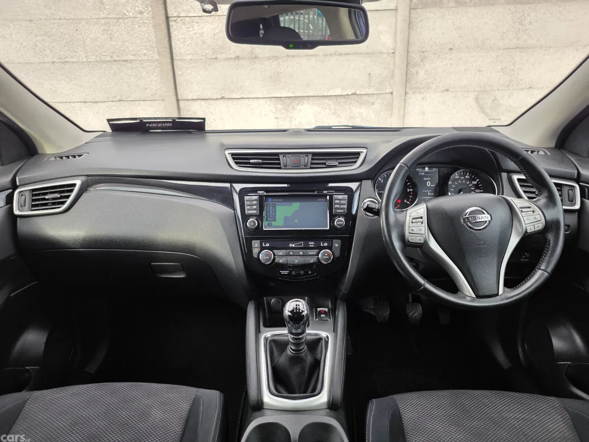 Nissan Qashqai SUV, Diesel, 2017, Blue