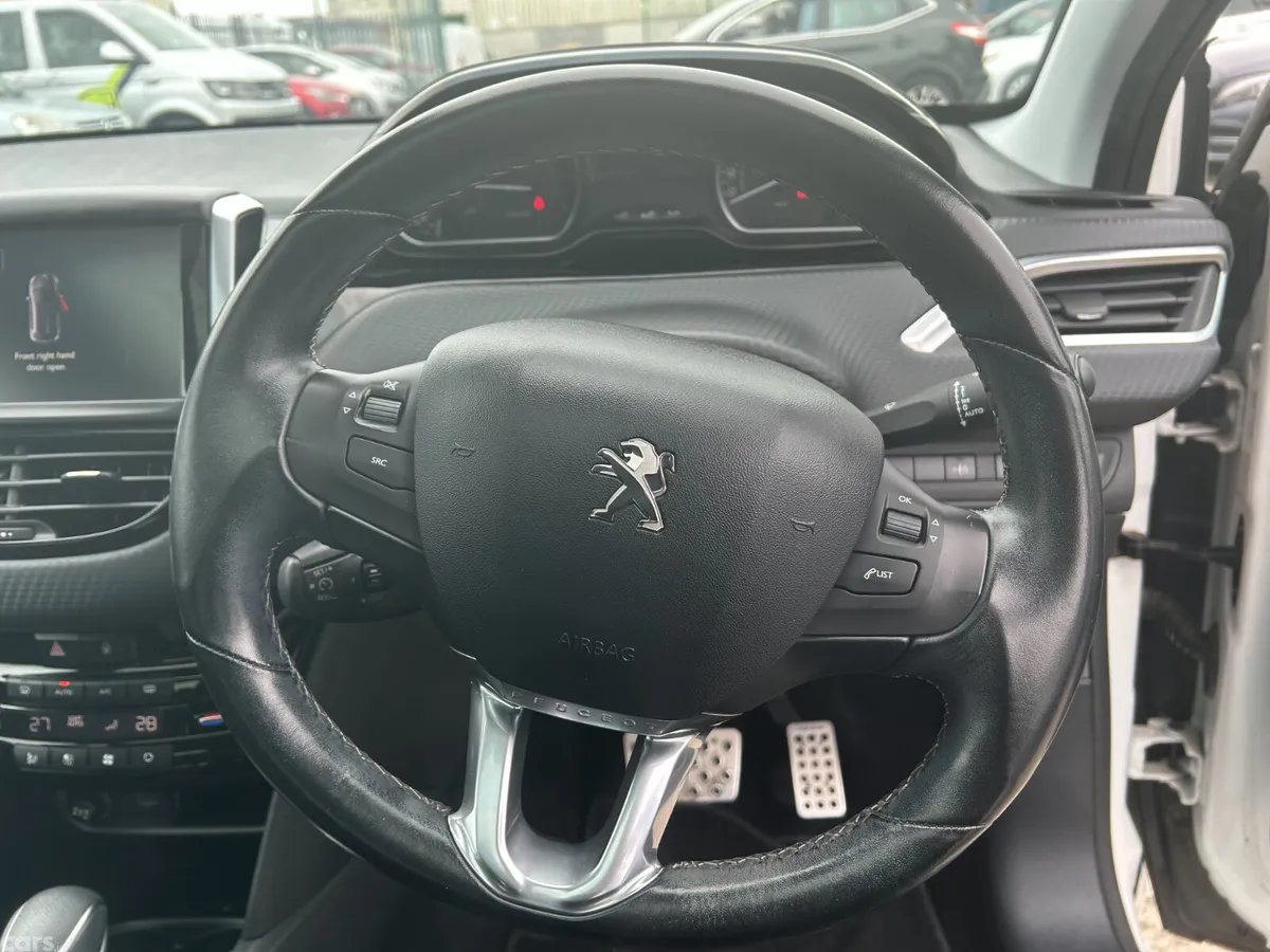 Peugeot 208 Hatchback, Petrol, 2020, White