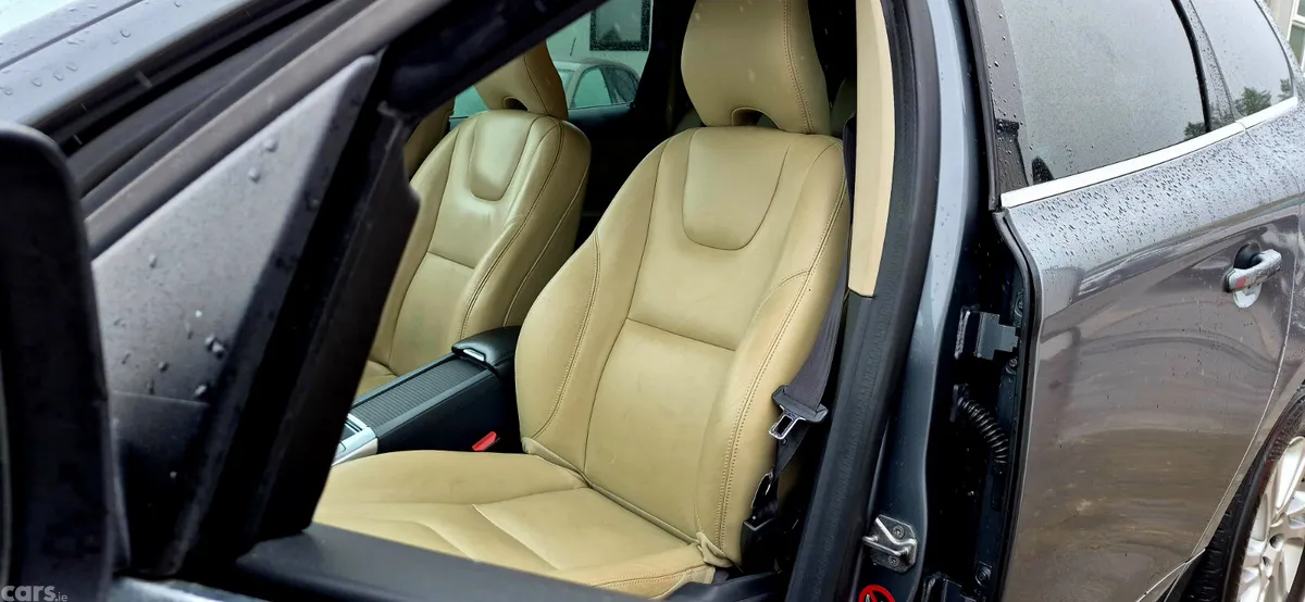 Volvo XC60 SUV, Diesel, 2016, Grey