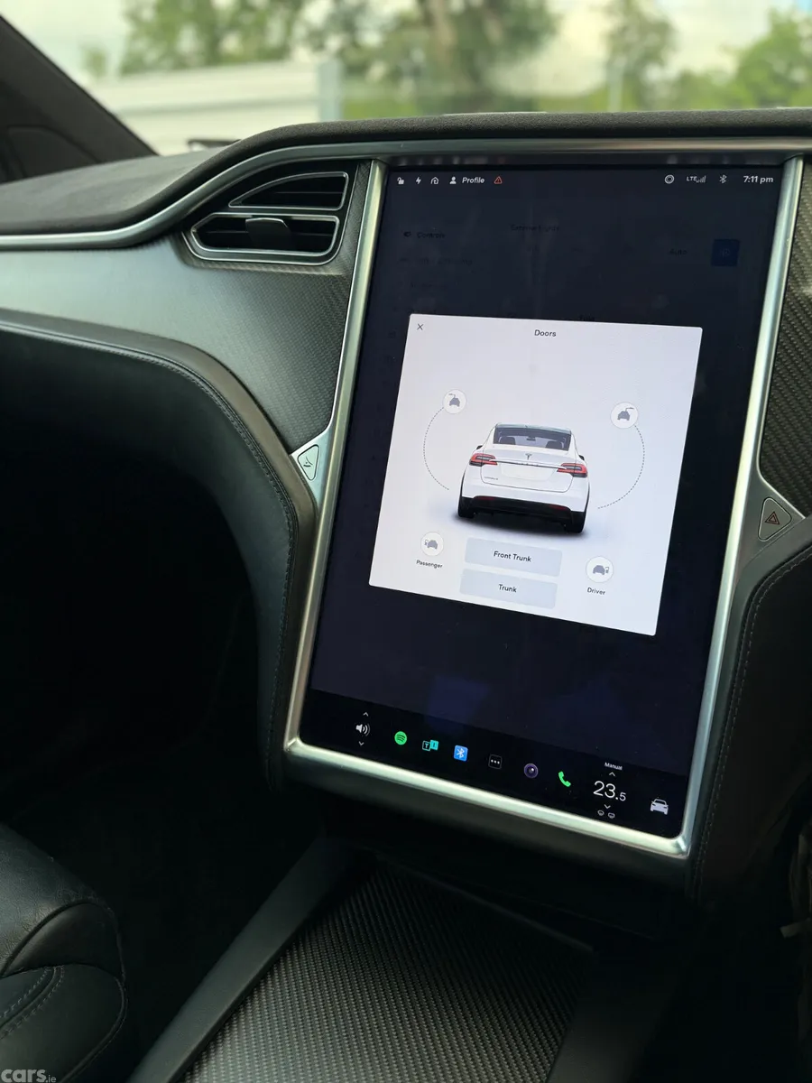 Tesla Model X Hatchback, Electric, 2018, White