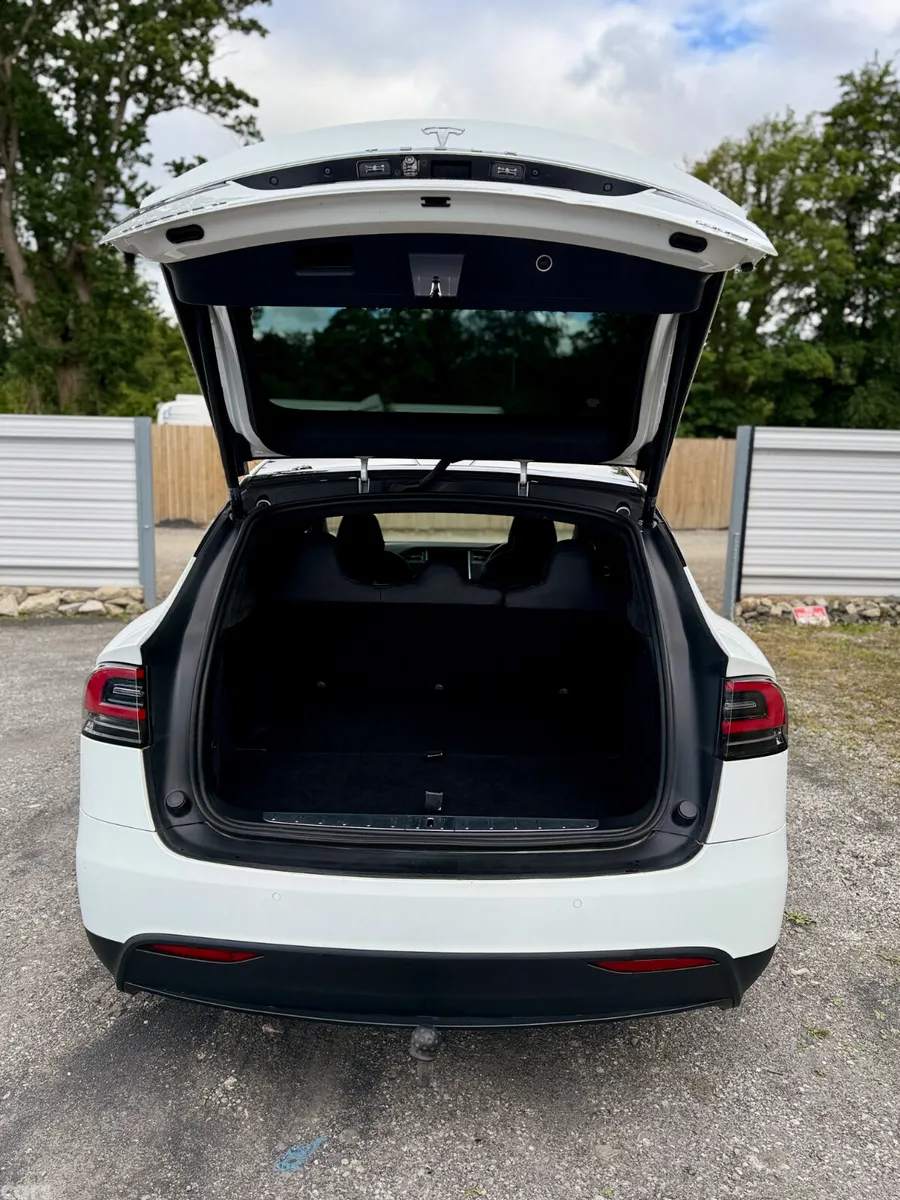 Tesla Model X Hatchback, Electric, 2018, White
