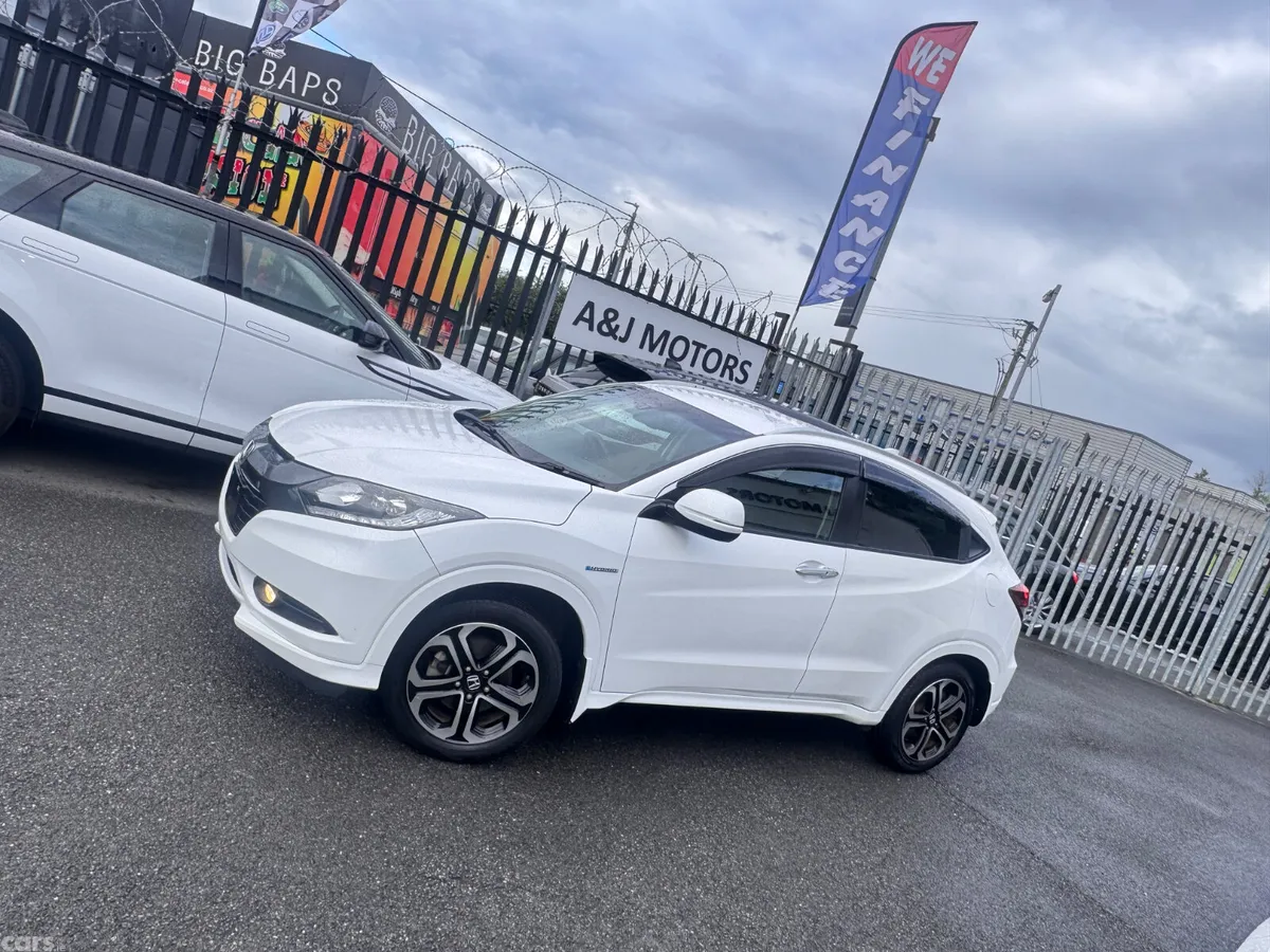 Honda Vezel SUV, Petrol Hybrid, 2015, White