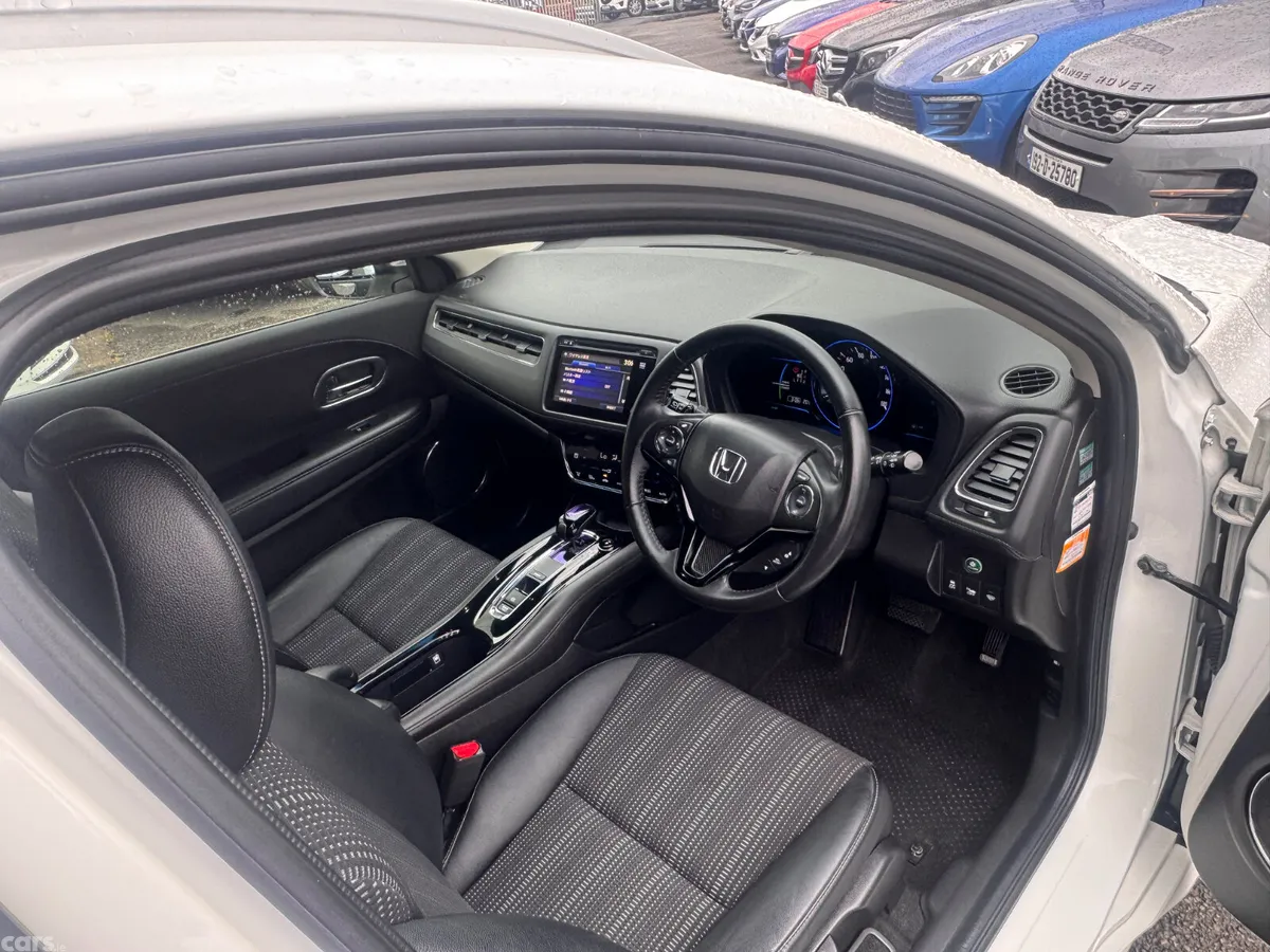 Honda Vezel SUV, Petrol Hybrid, 2015, White