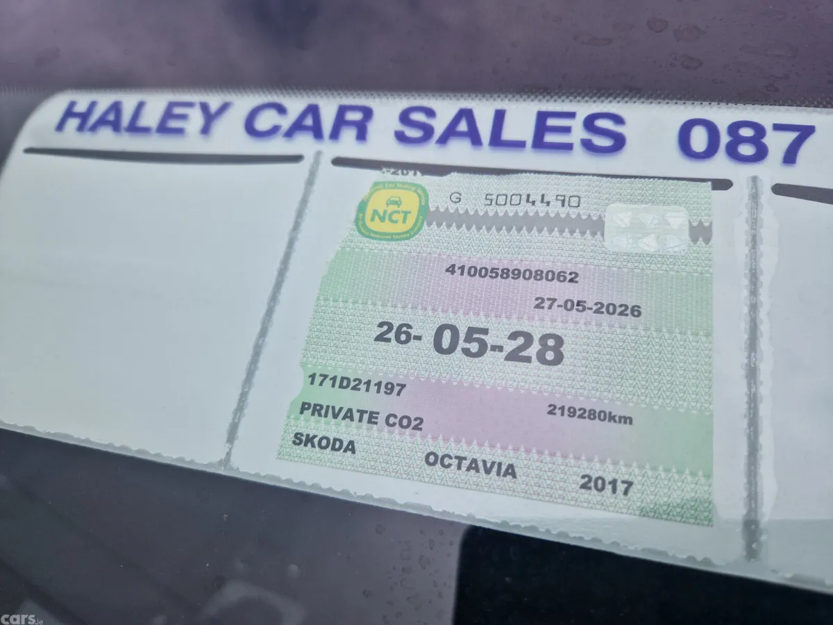 Skoda Octavia Saloon, Diesel, 2017, Grey