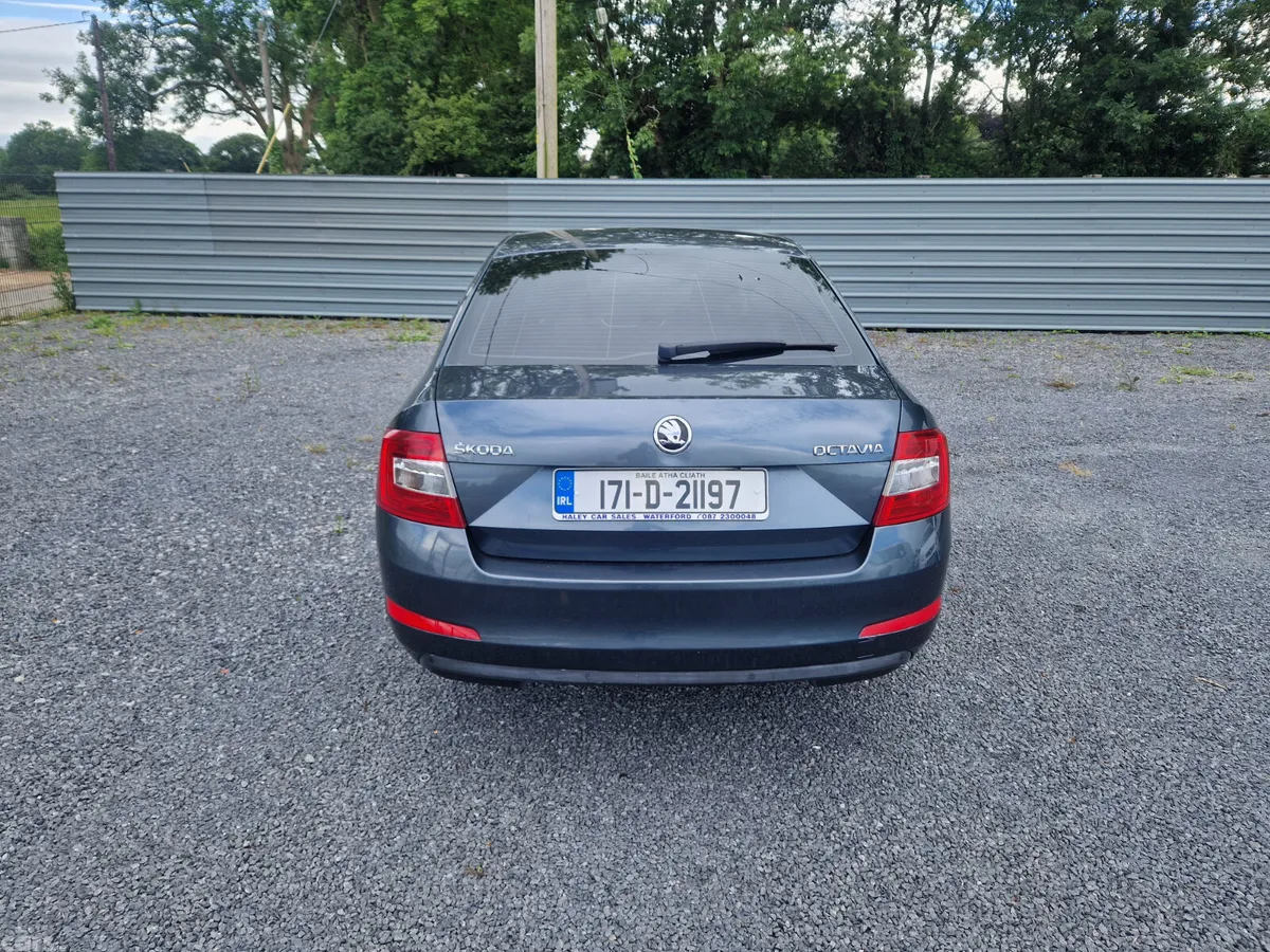 Skoda Octavia Saloon, Diesel, 2017, Grey