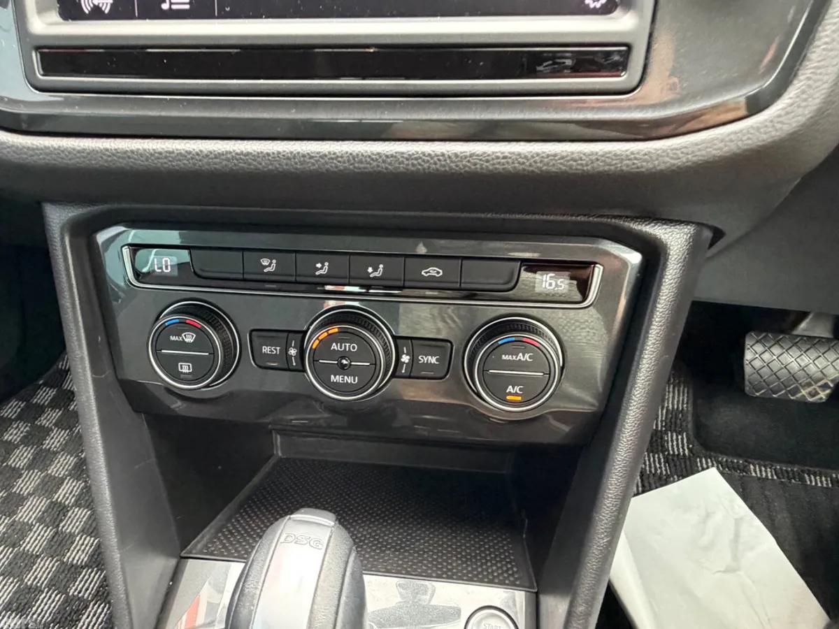 Volkswagen Tiguan MPV, Petrol, 2017, White