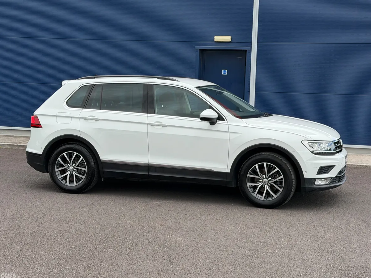 Volkswagen Tiguan MPV, Petrol, 2017, White