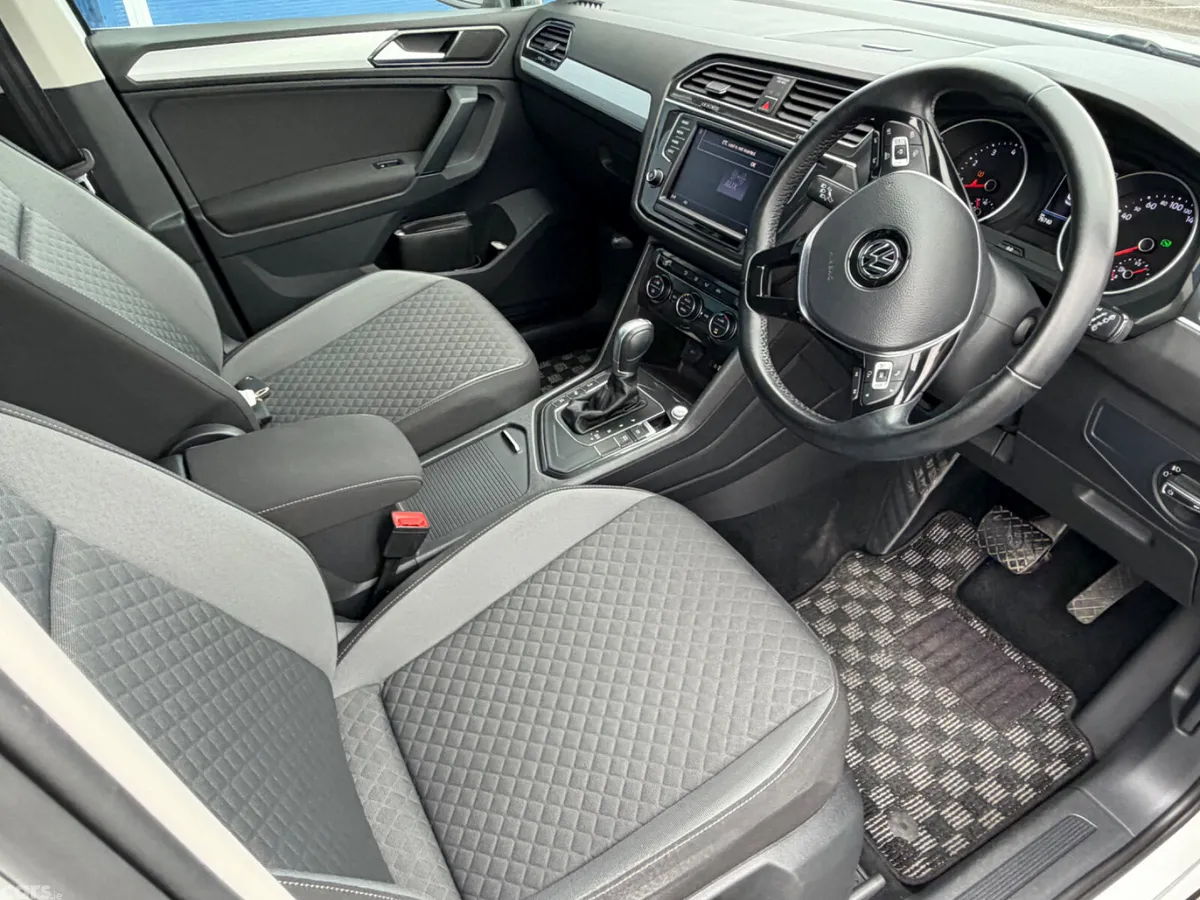 Volkswagen Tiguan MPV, Petrol, 2017, White
