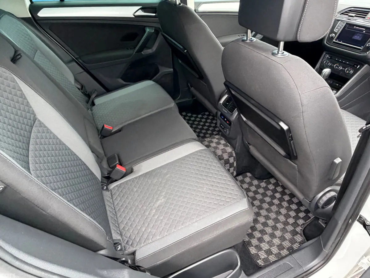 Volkswagen Tiguan MPV, Petrol, 2017, White