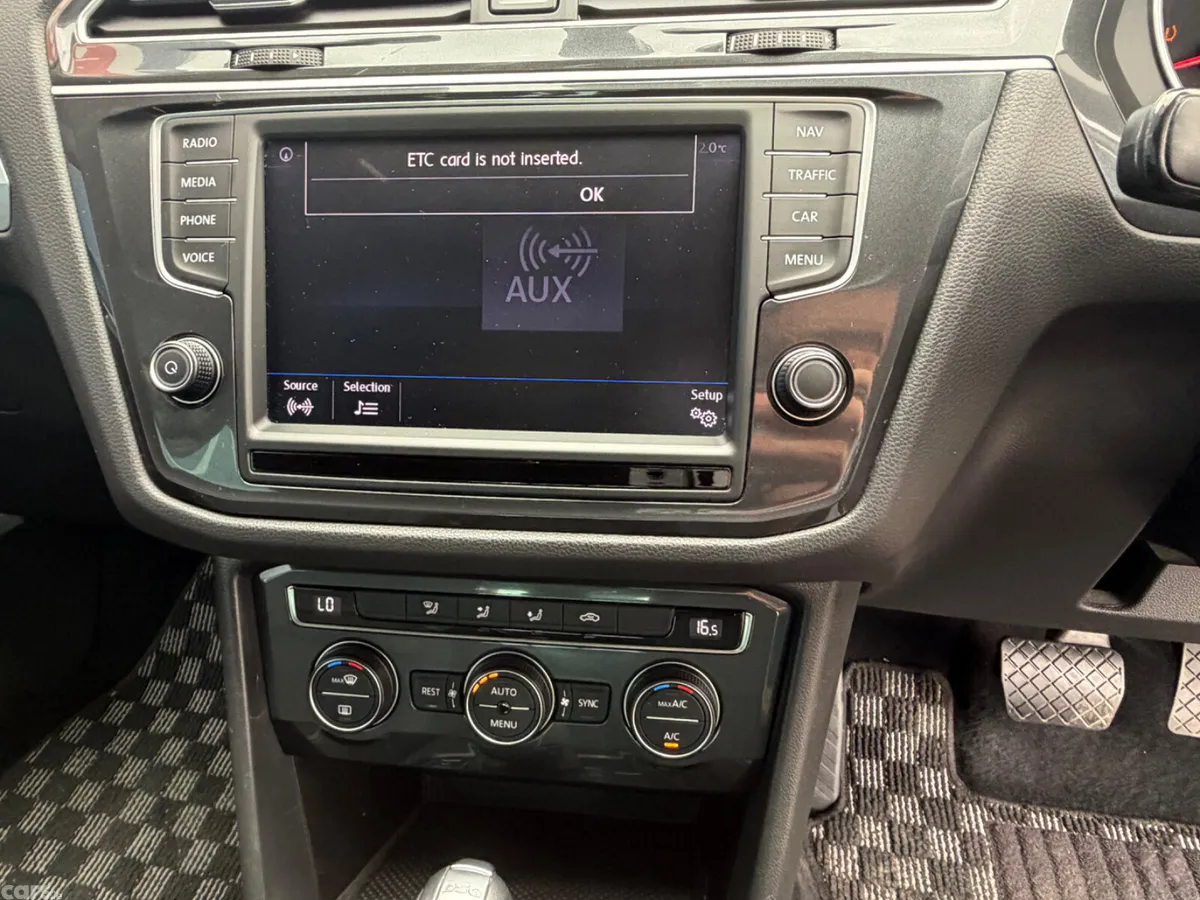 Volkswagen Tiguan MPV, Petrol, 2017, White