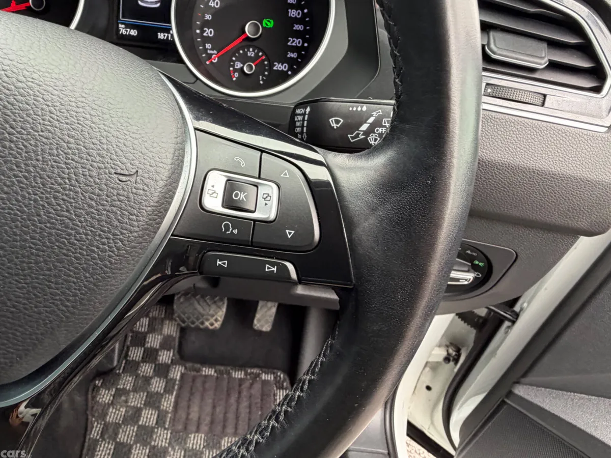 Volkswagen Tiguan MPV, Petrol, 2017, White