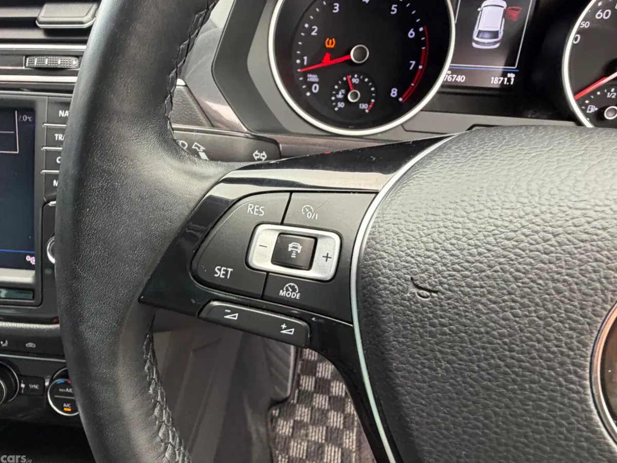 Volkswagen Tiguan MPV, Petrol, 2017, White