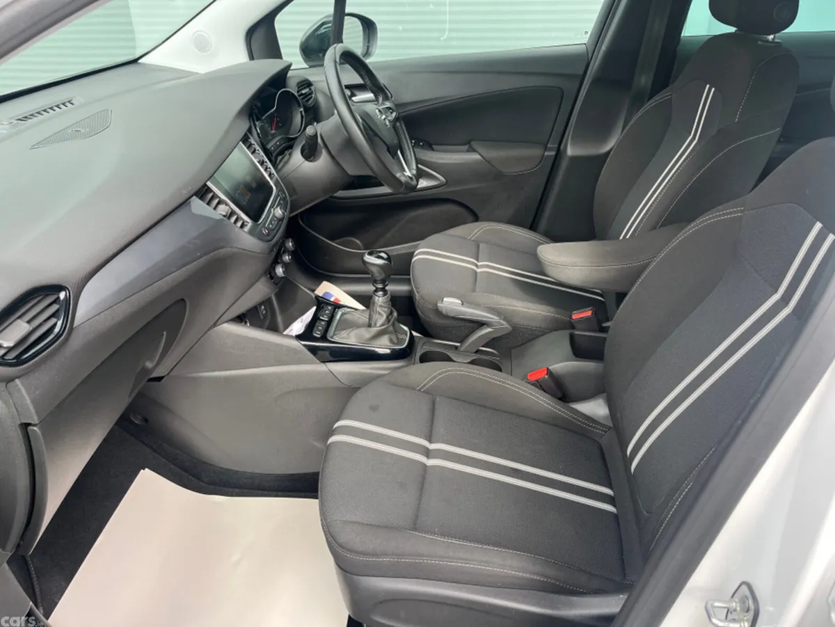 Opel Crossland SUV, Diesel, 2024, White