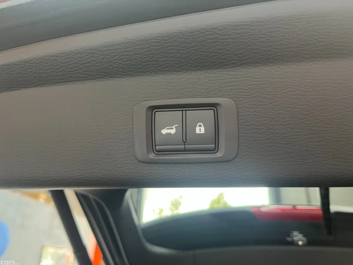 Mitsubishi Outlander SUV, Petrol Plug-in Hybrid, 2023, Black