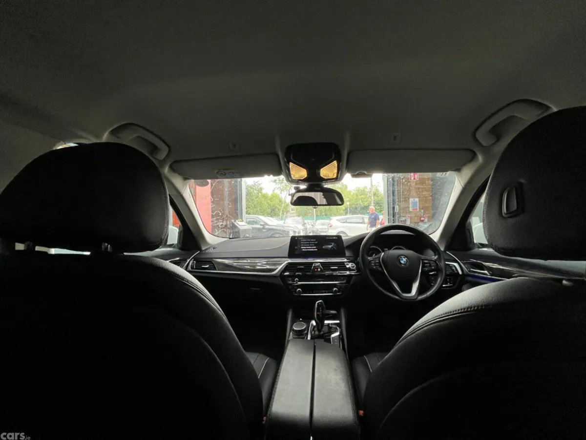 BMW 5-Series Saloon, Petrol Plug-in Hybrid, 2017, White