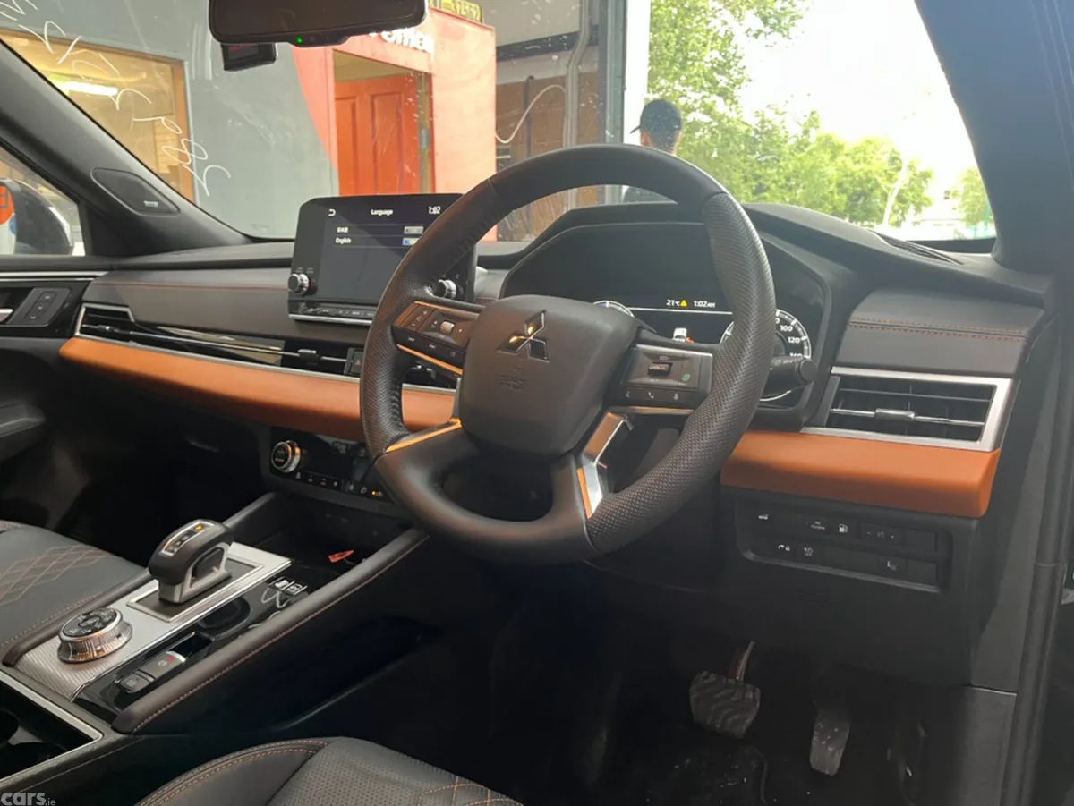 Mitsubishi Outlander SUV, Petrol Plug-in Hybrid, 2023, Black