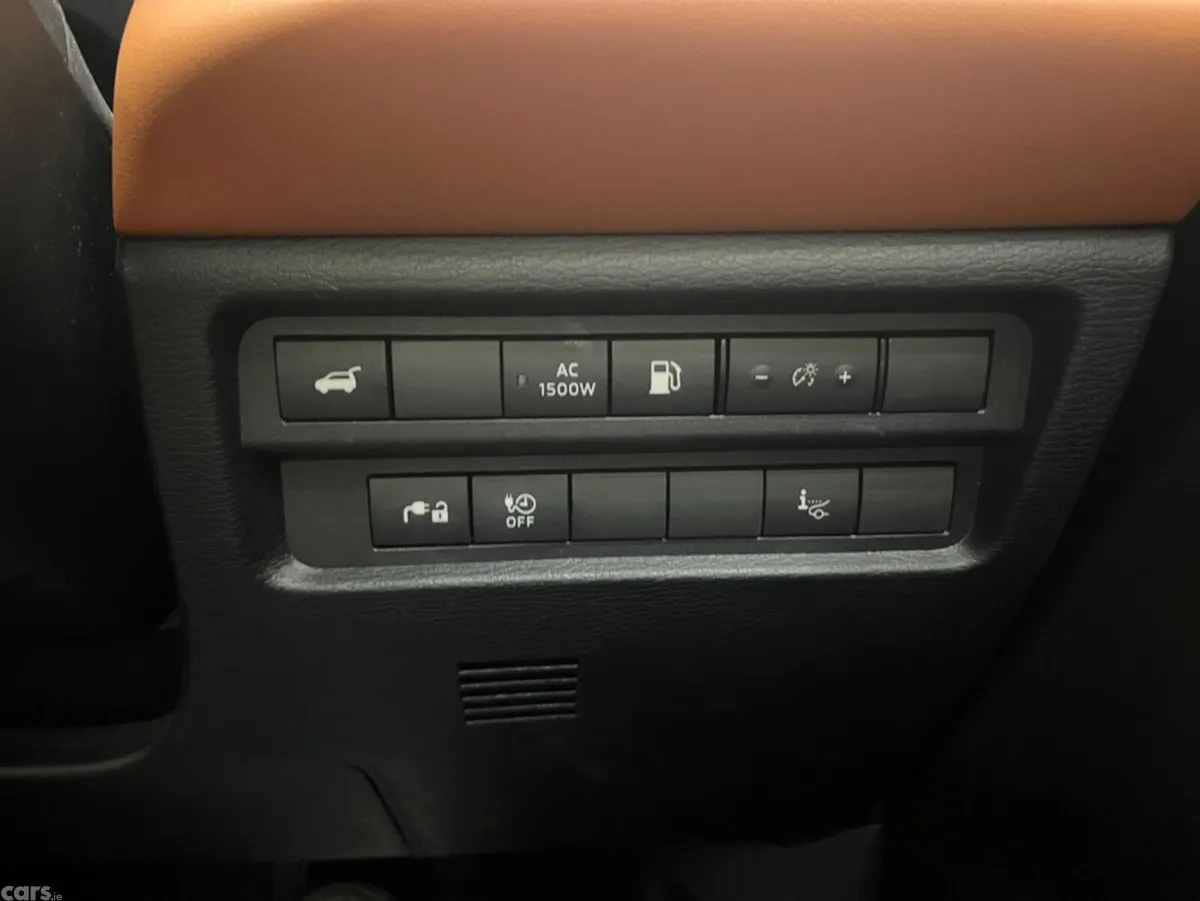 Mitsubishi Outlander SUV, Petrol Plug-in Hybrid, 2023, Black
