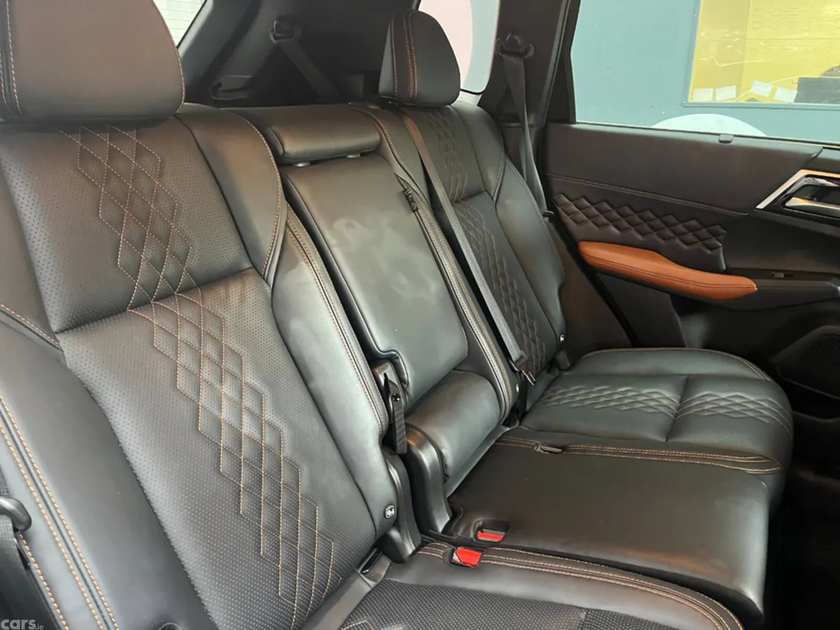 Mitsubishi Outlander SUV, Petrol Plug-in Hybrid, 2023, Black