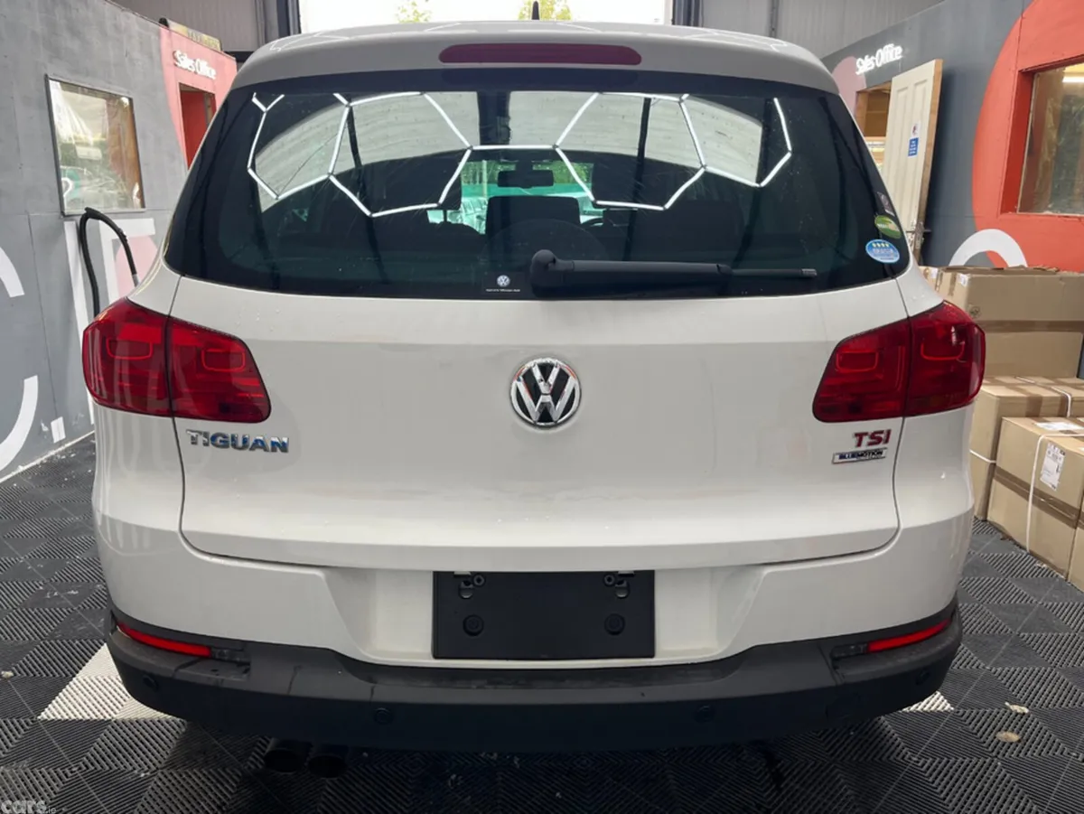 Volkswagen Tiguan SUV, Petrol, 2016, White