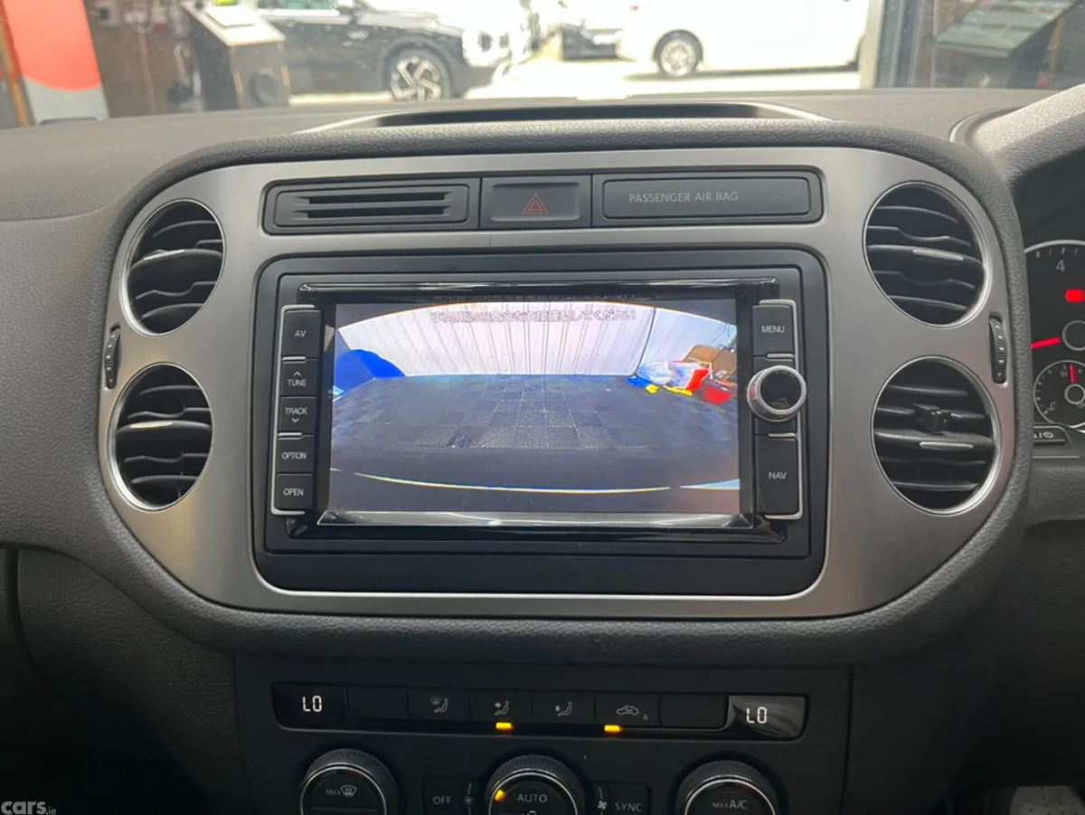 Volkswagen Tiguan SUV, Petrol, 2016, White