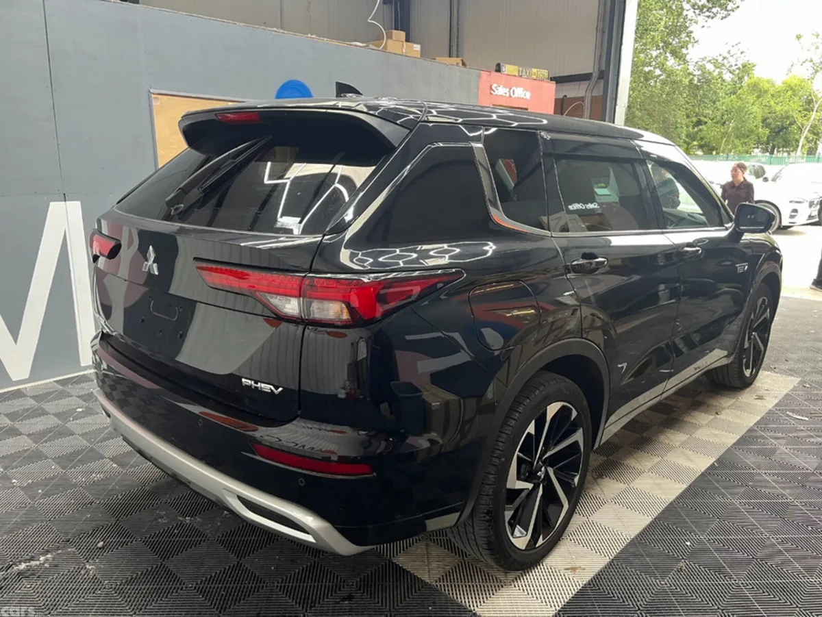 Mitsubishi Outlander SUV, Petrol Plug-in Hybrid, 2023, Black