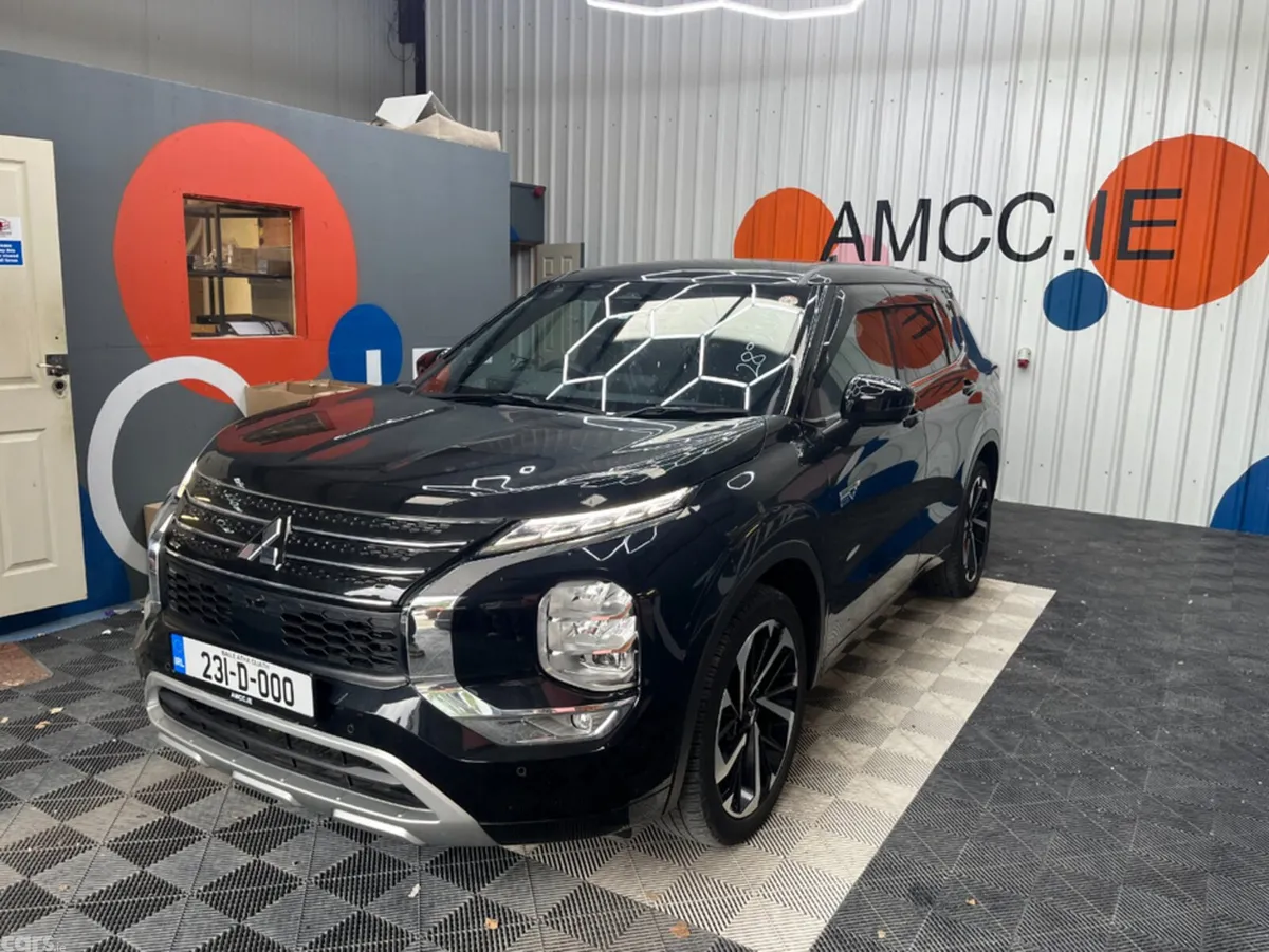 Mitsubishi Outlander SUV, Petrol Plug-in Hybrid, 2023, Black