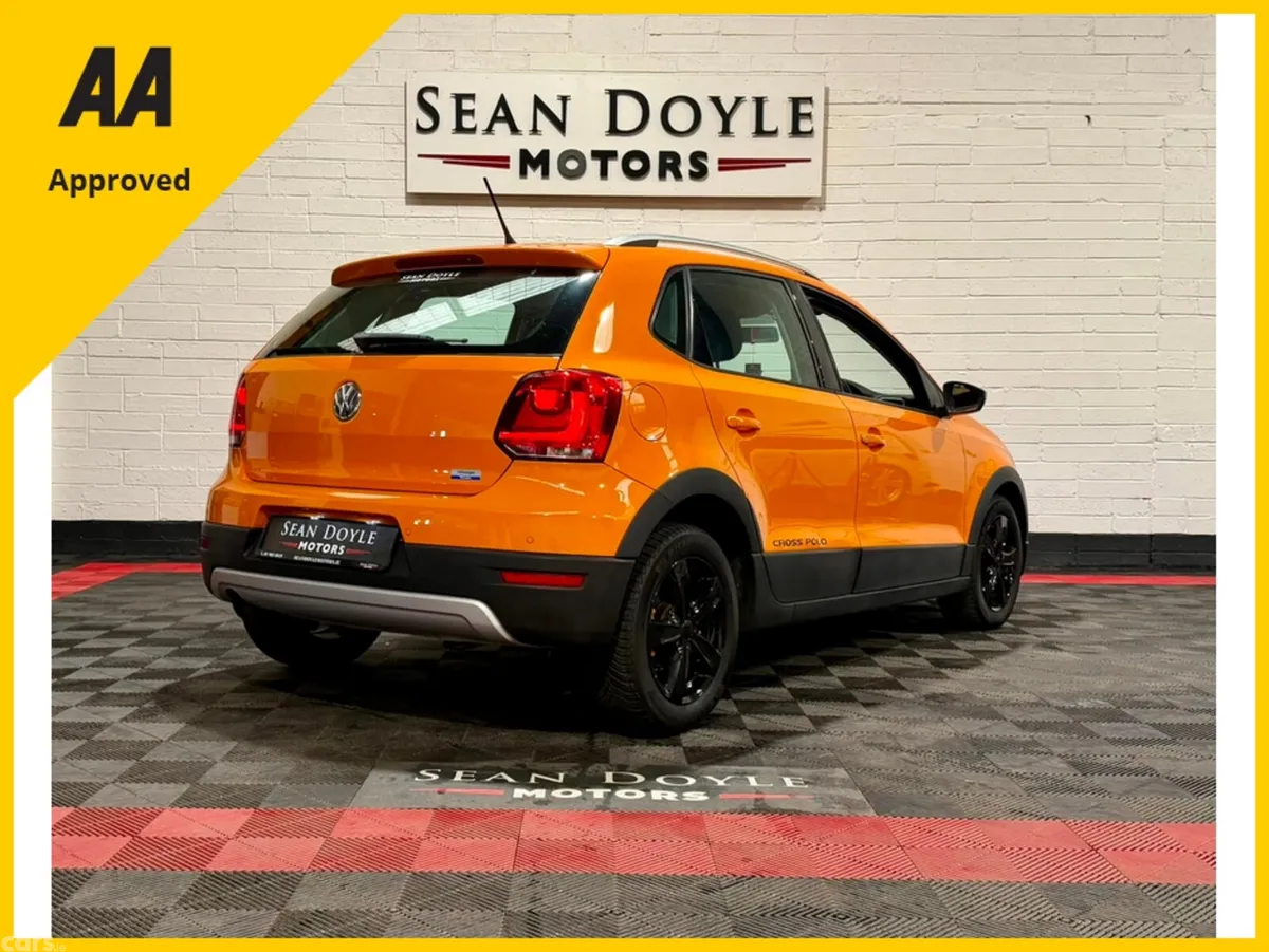 Volkswagen Polo Hatchback, Petrol, 2013, Orange
