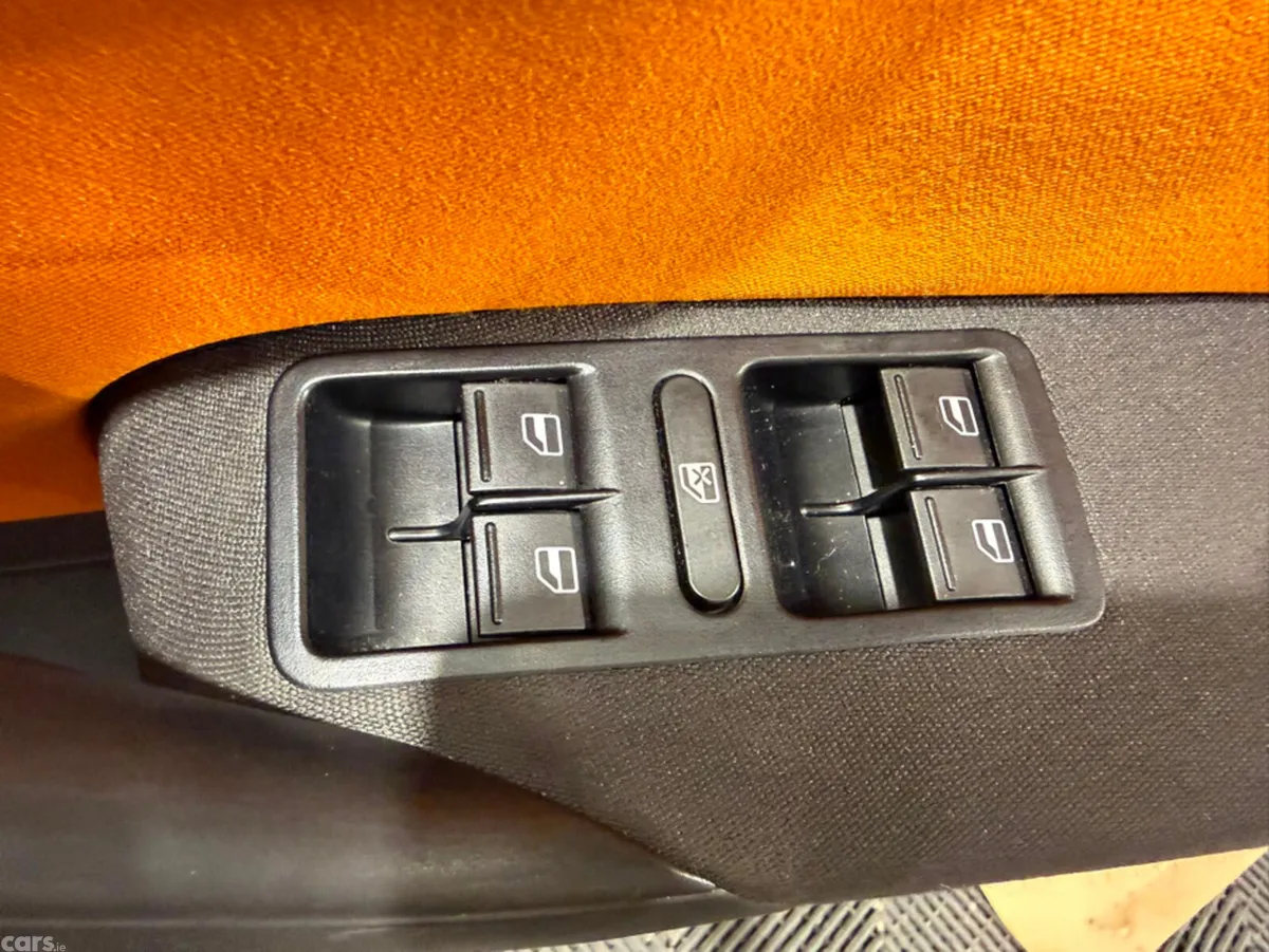 Volkswagen Polo Hatchback, Petrol, 2013, Orange