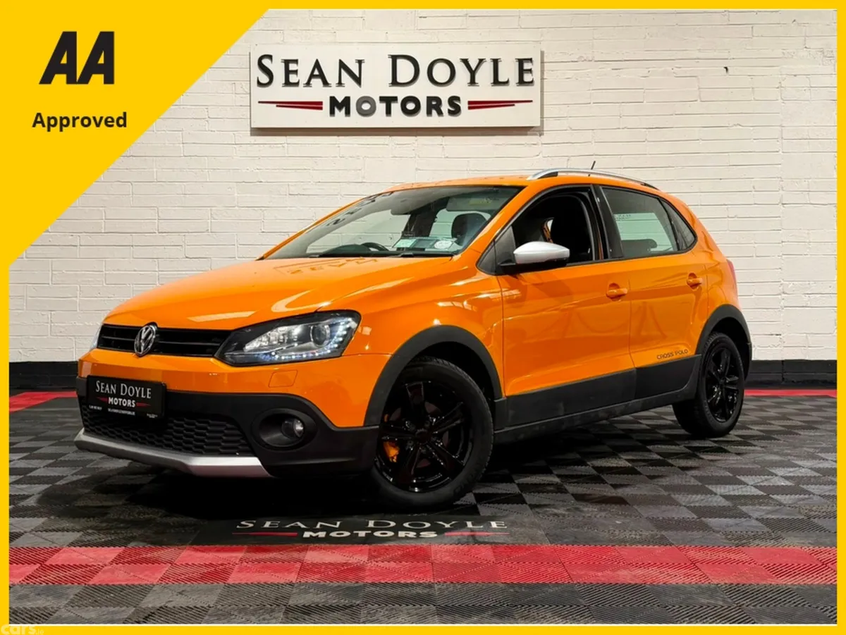 Volkswagen Polo Hatchback, Petrol, 2013, Orange