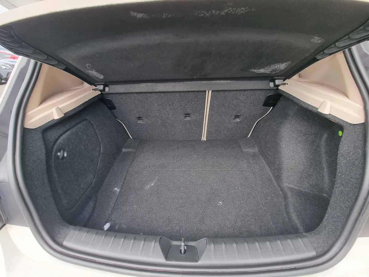 BMW 1-Series Hatchback, Petrol, 2013, White