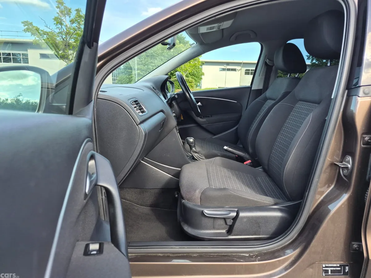 Volkswagen Polo Hatchback, Petrol, 2014, Brown