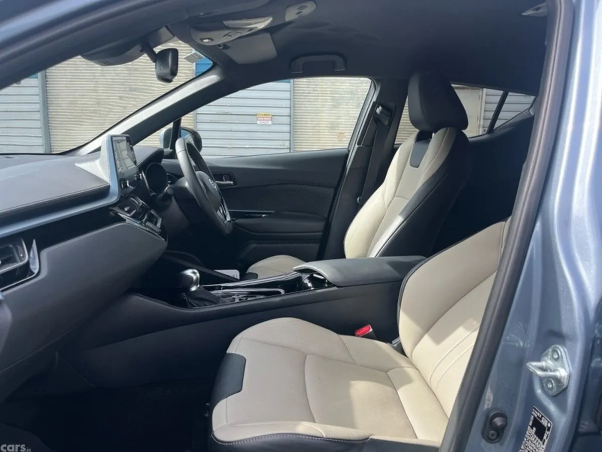 Toyota C-HR SUV, Petrol Hybrid, 2022, Grey