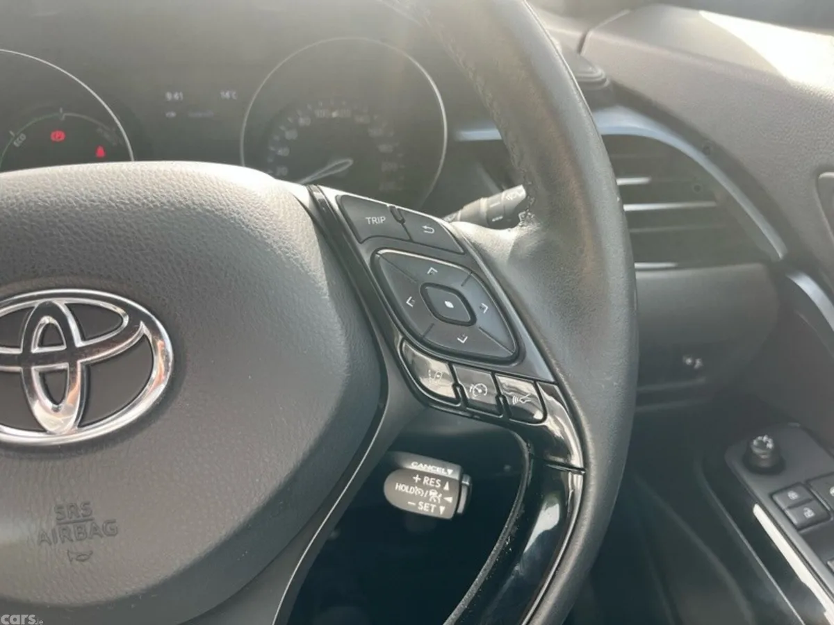 Toyota C-HR SUV, Petrol Hybrid, 2022, Grey