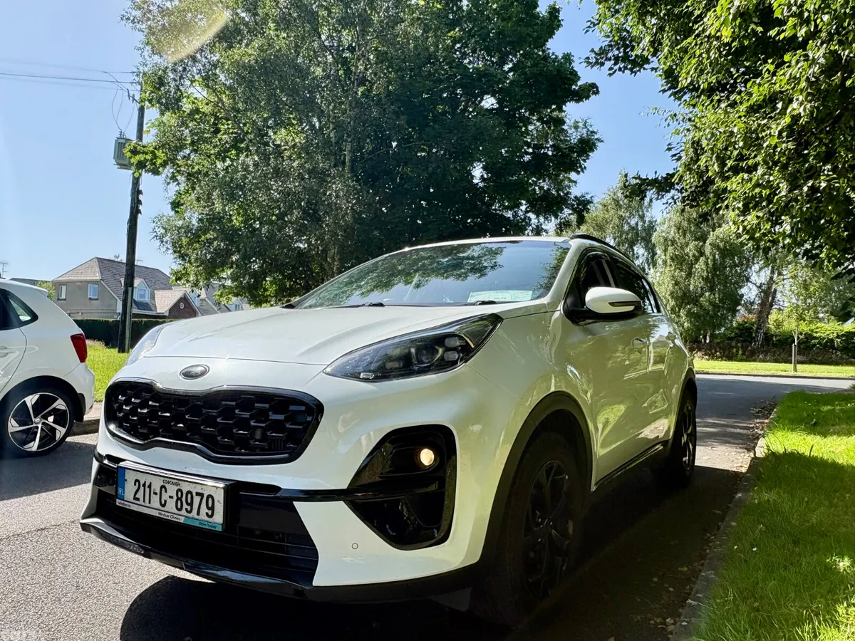 Kia Sportage SUV, Diesel Hybrid, 2021, White