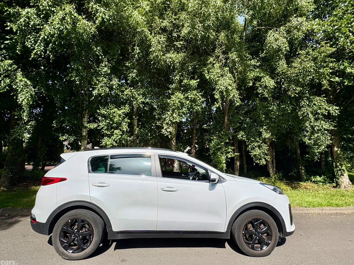 Kia Sportage SUV, Diesel Hybrid, 2021, White
