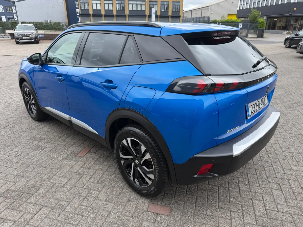 Peugeot 2008 MPV, Petrol, 2023, Blue