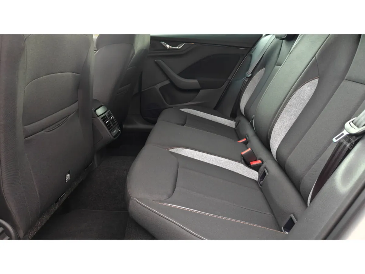Skoda Kamiq SUV, Unknown, 2026, White