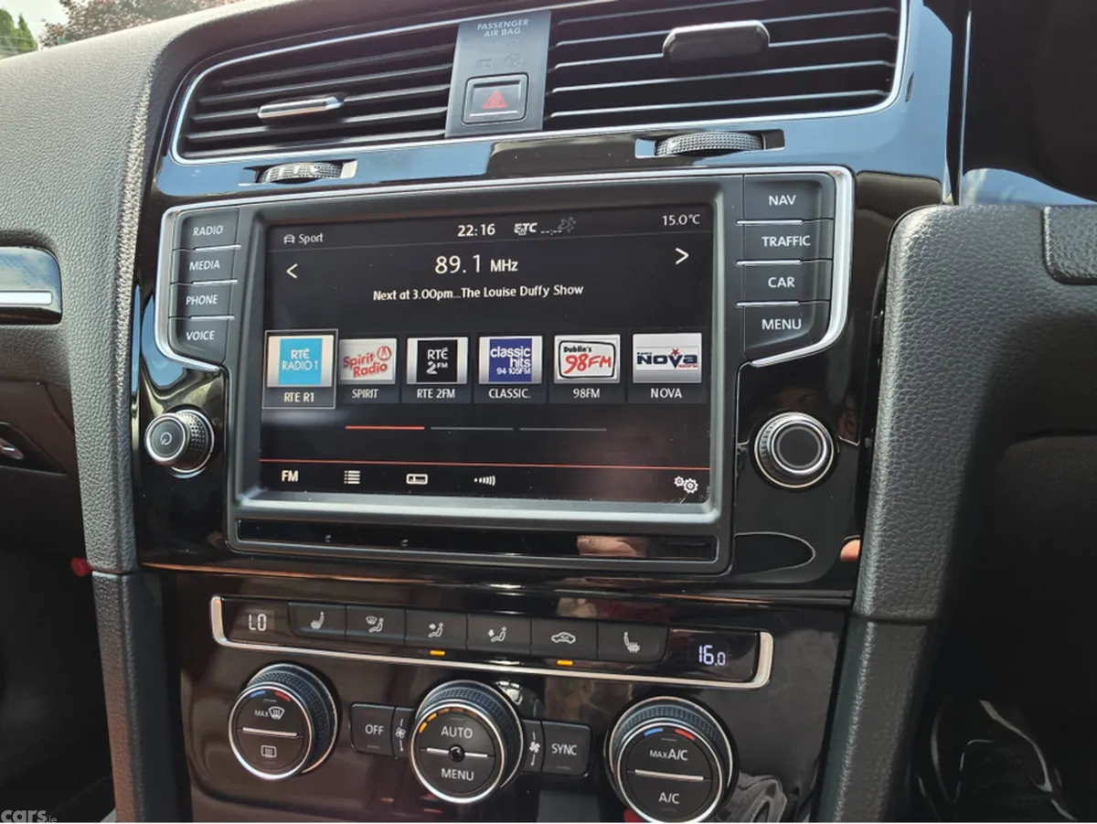 Volkswagen Golf Estate, Petrol, 2015, White