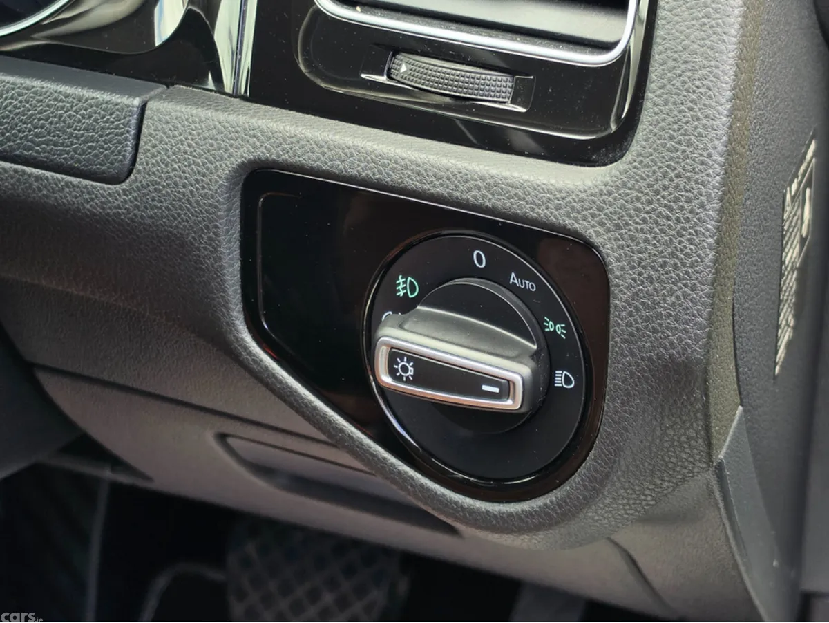 Volkswagen Golf Estate, Petrol, 2015, White