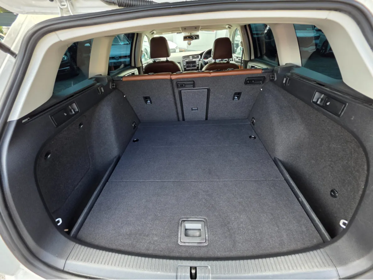 Volkswagen Golf Estate, Petrol, 2015, White