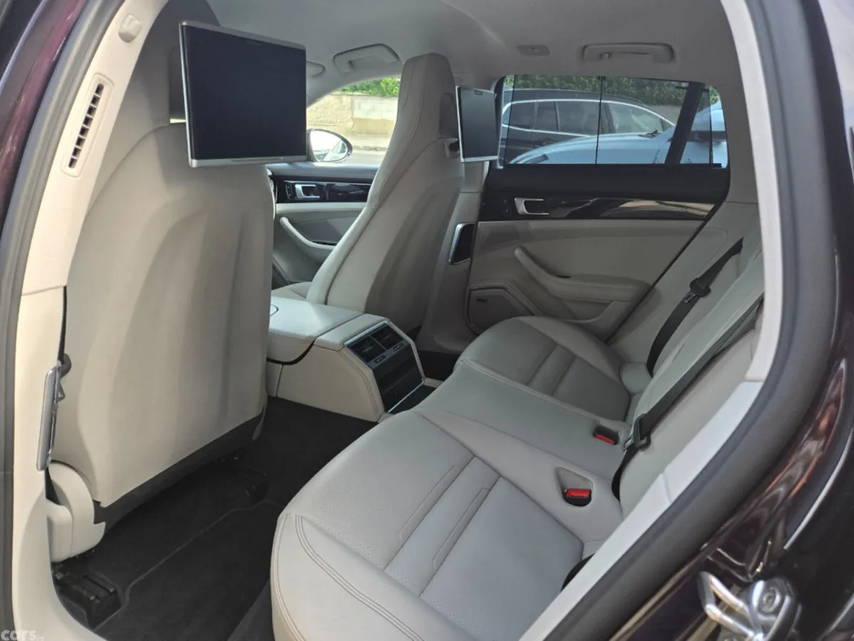 Porsche Panamera Estate, Petrol Plug-in Hybrid, 2020, Purple