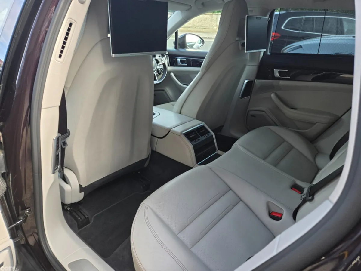 Porsche Panamera Estate, Petrol Plug-in Hybrid, 2020, Purple