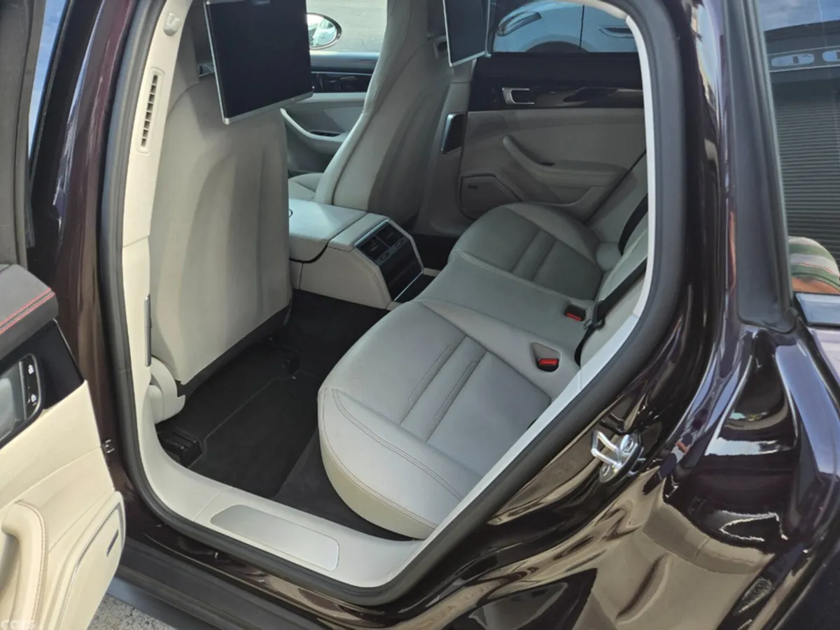 Porsche Panamera Estate, Petrol Plug-in Hybrid, 2020, Purple