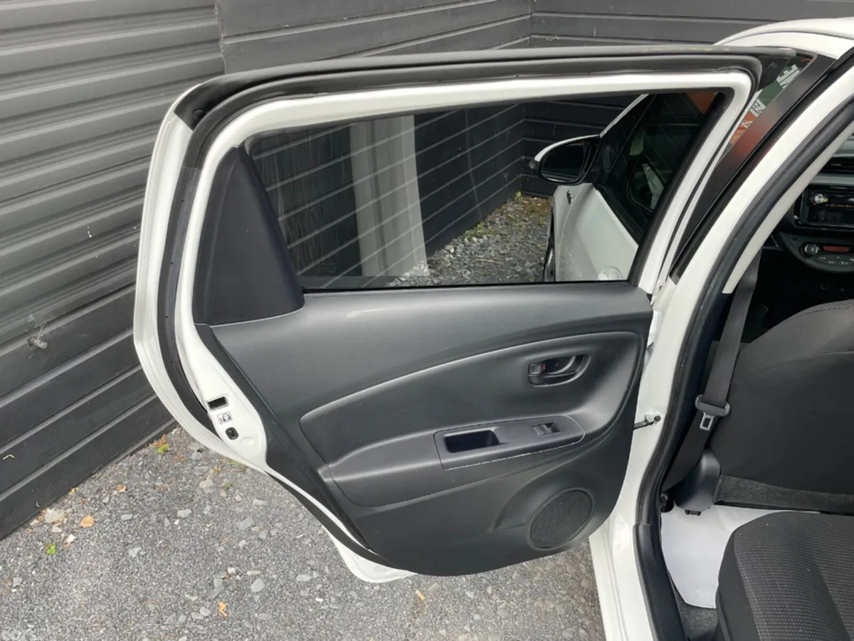 Toyota Vitz Hatchback, Petrol Hybrid, 2018, White