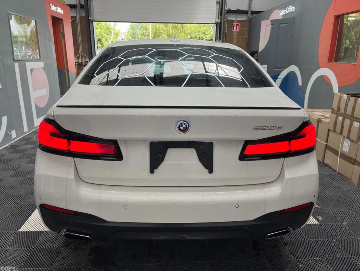 BMW 5-Series Saloon, Petrol Plug-in Hybrid, 2022, White