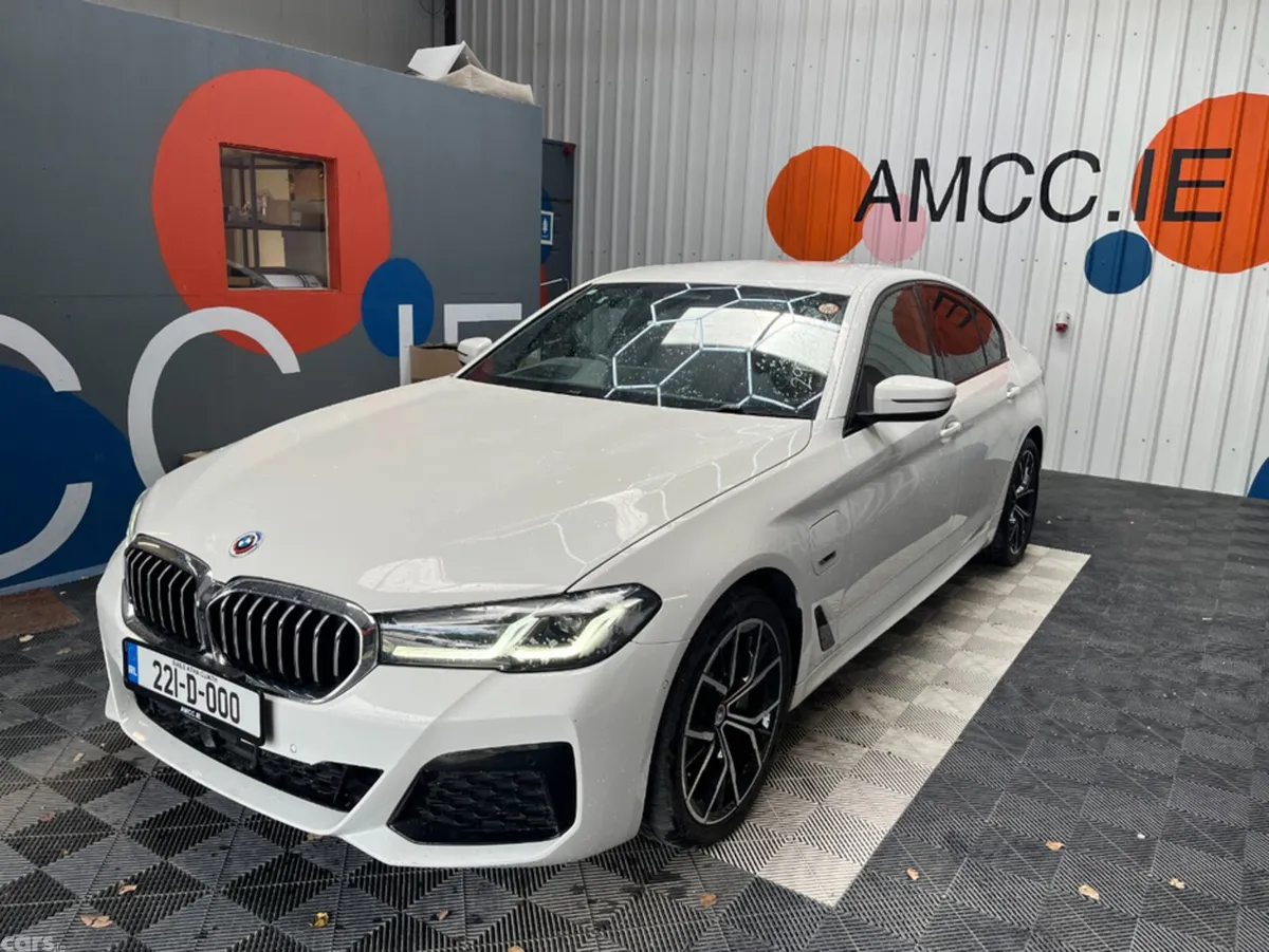 BMW 5-Series Saloon, Petrol Plug-in Hybrid, 2022, White