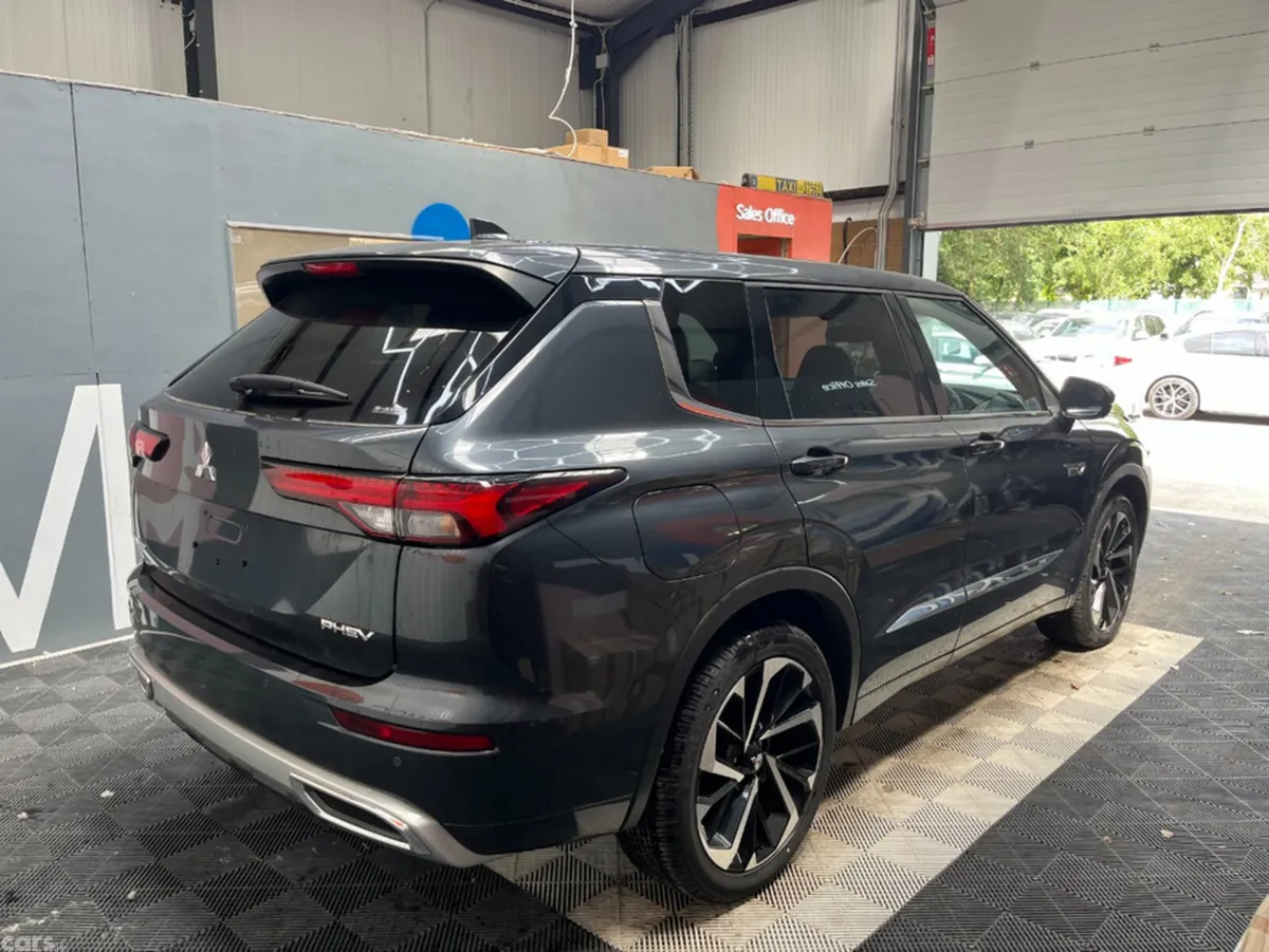 Mitsubishi Outlander SUV, Petrol Plug-in Hybrid, 2024, Grey